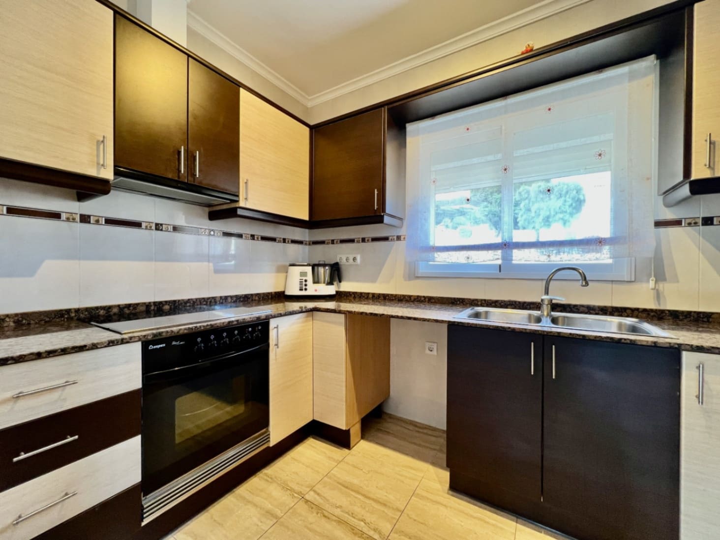 4 soveværelse Villa til salg i Pedreguer med swimmingpool garage - € 599.000 (Ref: 9841874)
