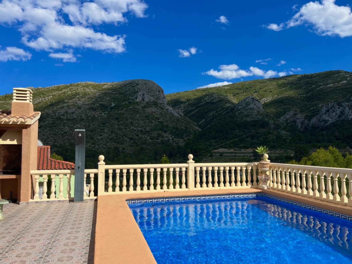 4 soveværelse Villa til salg i Pedreguer med swimmingpool garage - € 599.000 (Ref: 9841874)