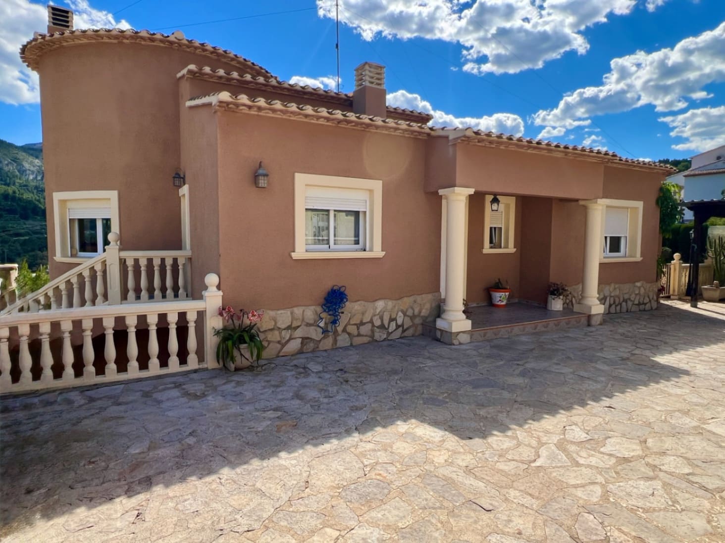 4 soveværelse Villa til salg i Pedreguer med swimmingpool garage - € 599.000 (Ref: 9841874)