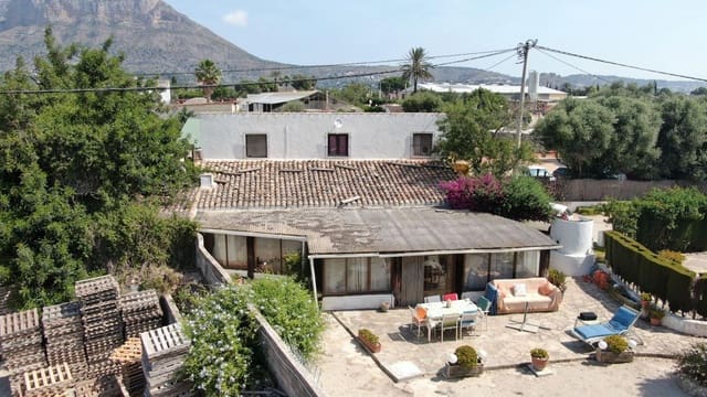 3 soverom Villa til salgs i Centro ciudad, Javea / Xàbia med svømmebasseng garasje - € 375 000 (Ref: 9883600)