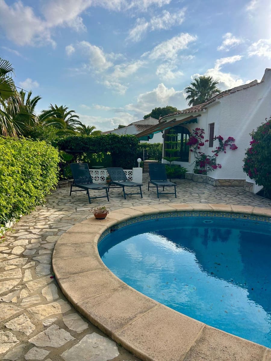 4 sovrum Villa till salu i Denia med pool garage - 695 000 € (Ref: 9891240)