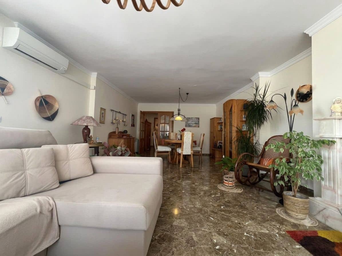 3 bedroom Flat for sale in Pedreguer with garage - € 215,000 (Ref: 9911988)