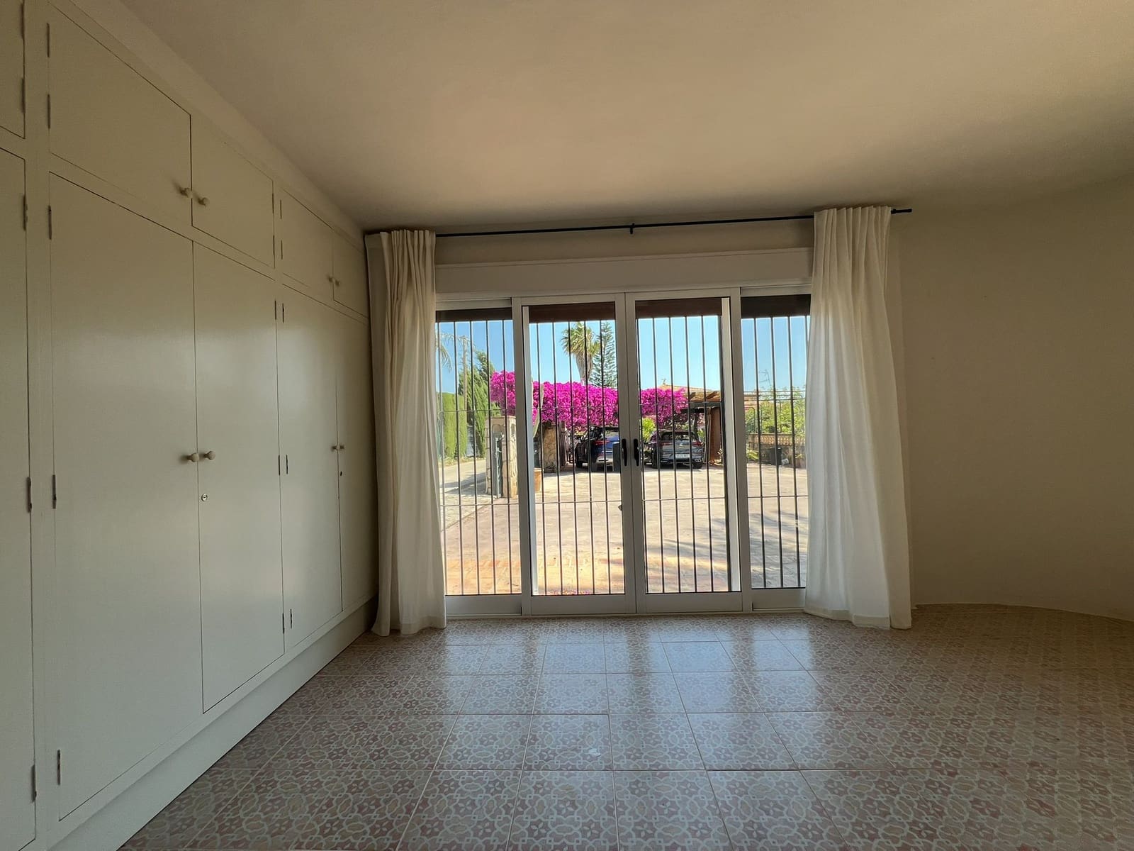 7 bedroom Villa for sale in Pedreguer with pool garage - € 550,000 (Ref: 9911989)