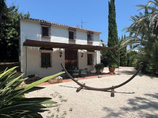 Villa til salg i Pego med swimmingpool - € 950.000 (Ref: 9991504)