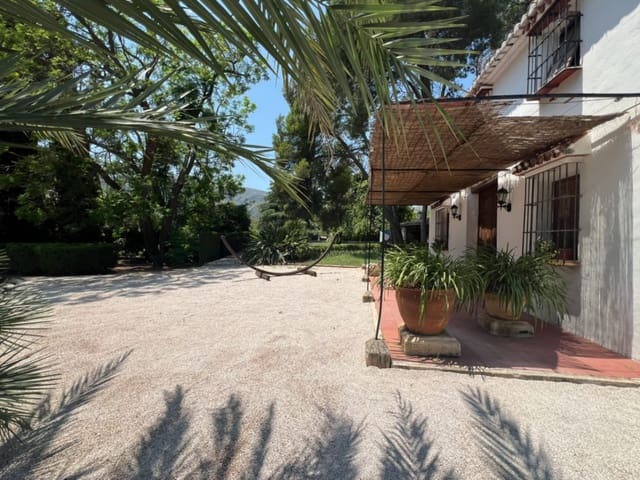 Villa til salg i Pego med swimmingpool - € 950.000 (Ref: 9991504)