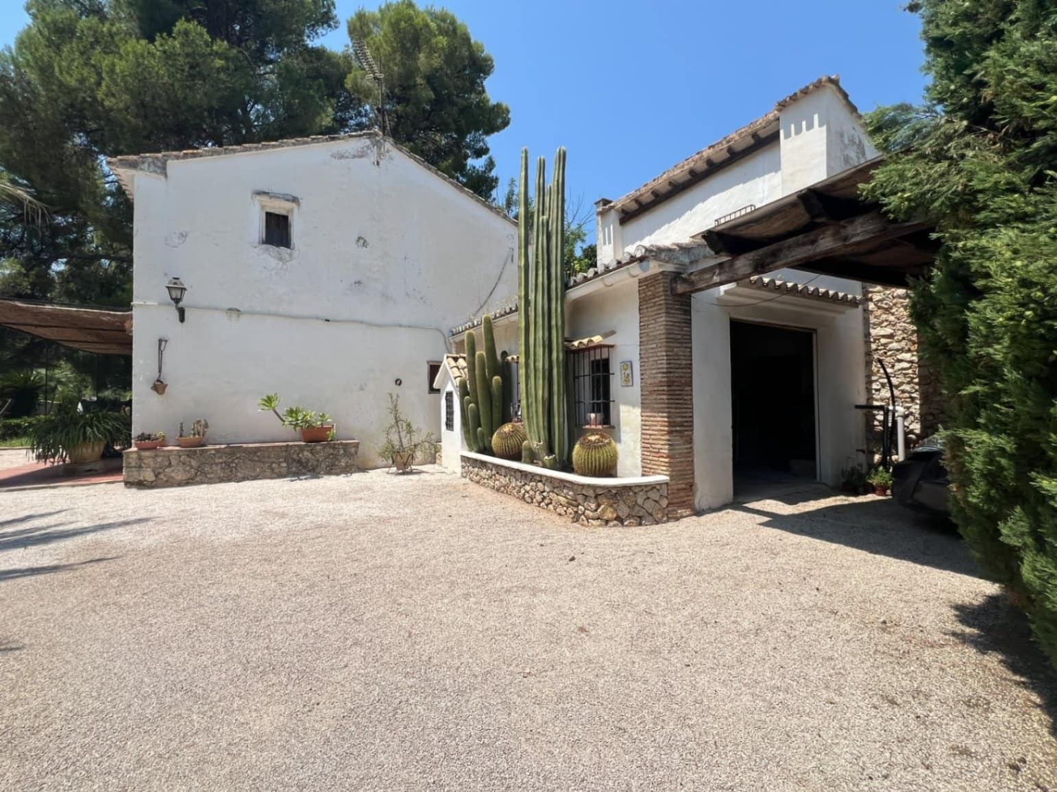 Villa til salg i Pego med swimmingpool - € 950.000 (Ref: 9991504)