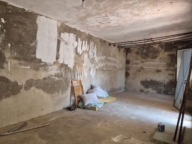 Hus til salgs i Pedreguer - € 150 000 (Ref: 9991850)