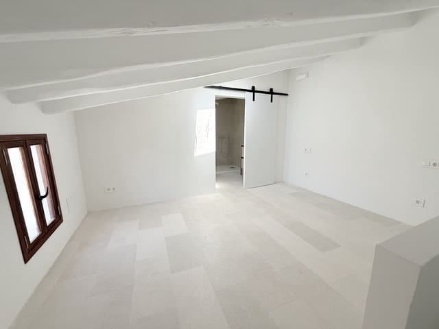 2 bedroom Finca/Country House for sale in Andratx - € 389,000 (Ref: 9325202)