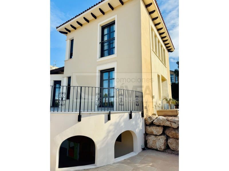3 soveværelse Villa til salg i Javea / Xabia med swimmingpool - € 1.700.000 (Ref: 10023046)