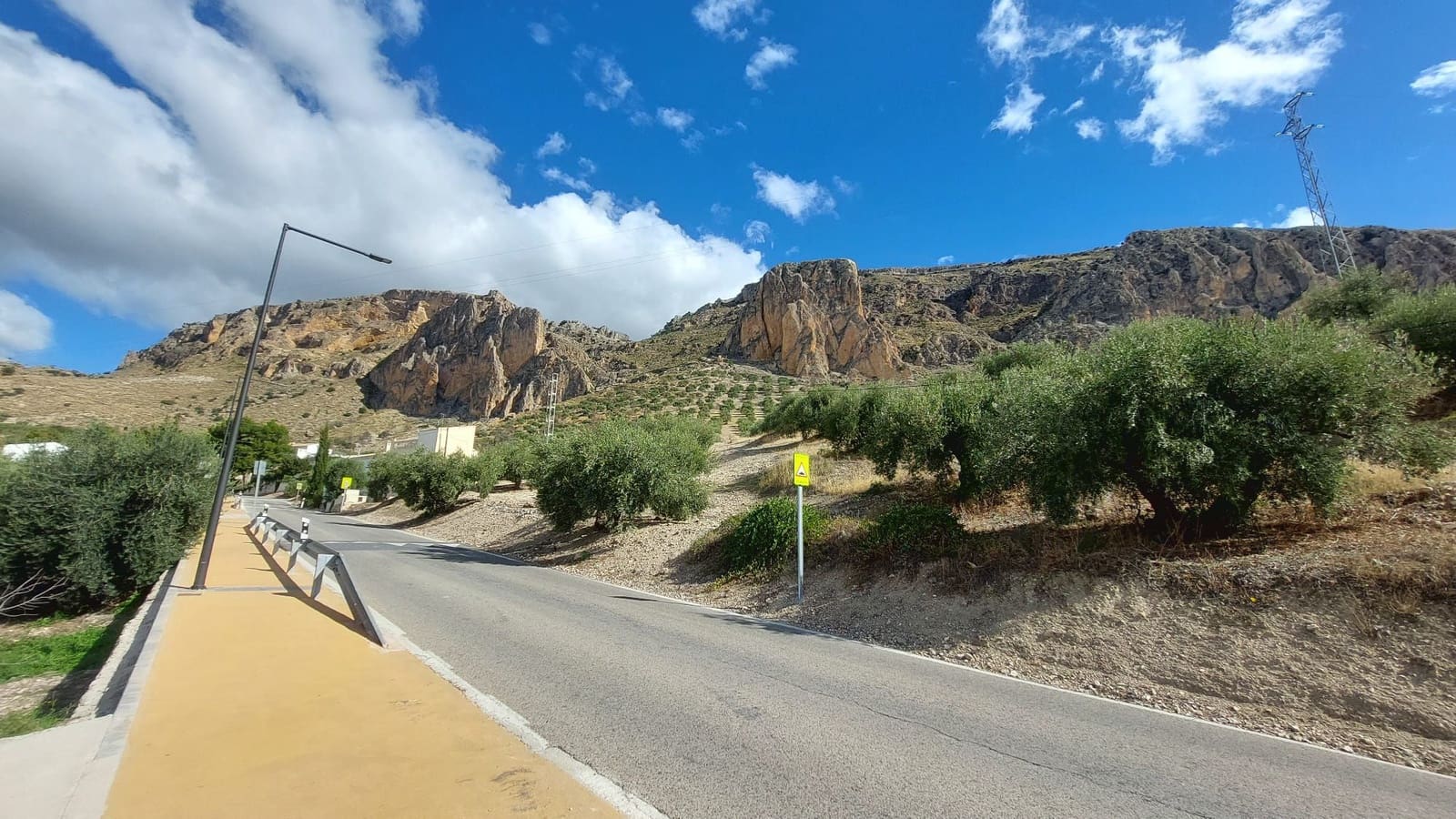 4 Zimmer Haus zu verkaufen in Quesada mit Garage - 60.000 € (Ref: 9462739)