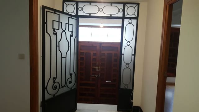 4 Zimmer Haus zu verkaufen in Quesada mit Garage - 160.000 € (Ref: 9465421)