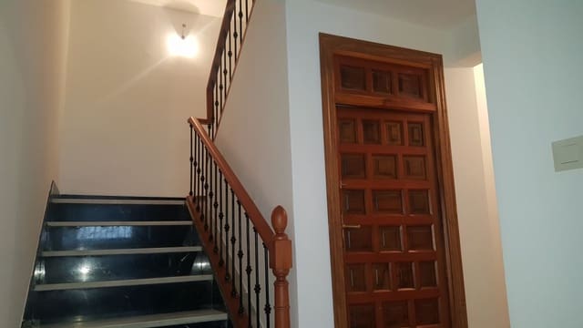 4 Zimmer Haus zu verkaufen in Quesada mit Garage - 160.000 € (Ref: 9465421)