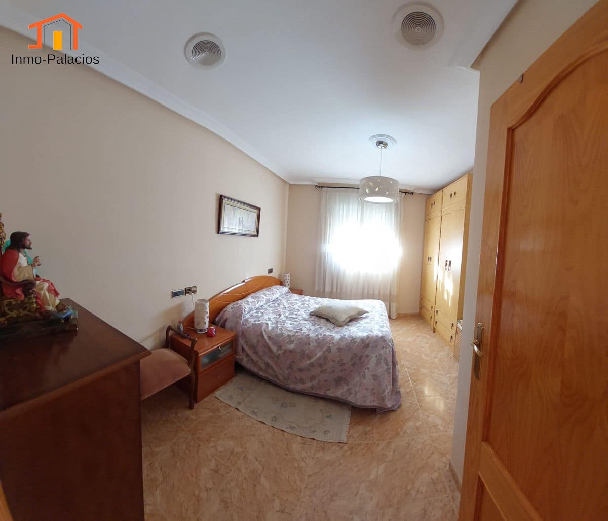 3 Zimmer Haus zu verkaufen in Quesada mit Garage - 125.000 € (Ref: 9465423)