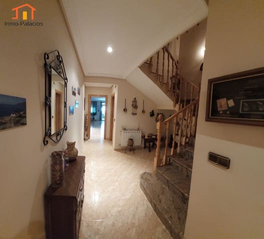 3 Zimmer Haus zu verkaufen in Quesada mit Garage - 125.000 € (Ref: 9465423)