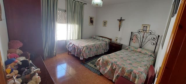 6 Zimmer Haus zu verkaufen in Quesada - 160.000 € (Ref: 9465425)