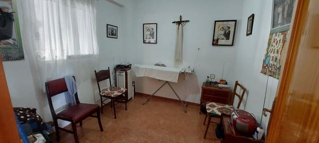 6 Zimmer Haus zu verkaufen in Quesada - 160.000 € (Ref: 9465425)