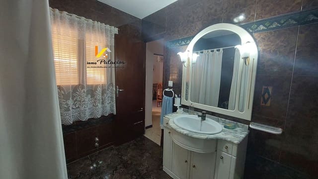 4 Zimmer Haus zu verkaufen in Quesada mit Garage - 89.000 € (Ref: 9465429)