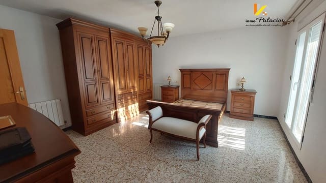 4 Zimmer Haus zu verkaufen in Quesada mit Garage - 85.000 € (Ref: 9465430)