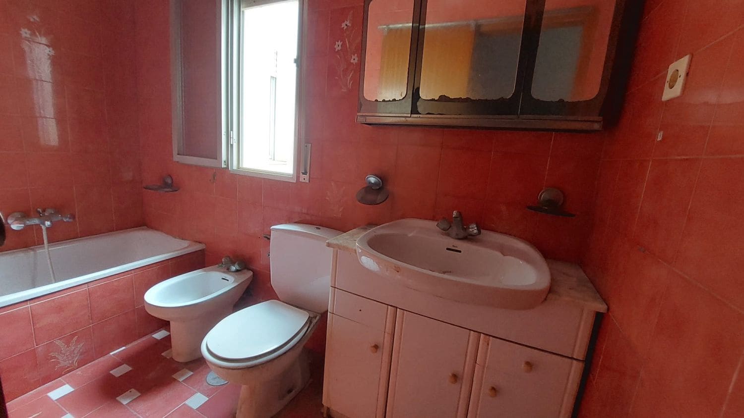 3 bedroom Flat for sale in Quesada - € 39,000 (Ref: 9465431)