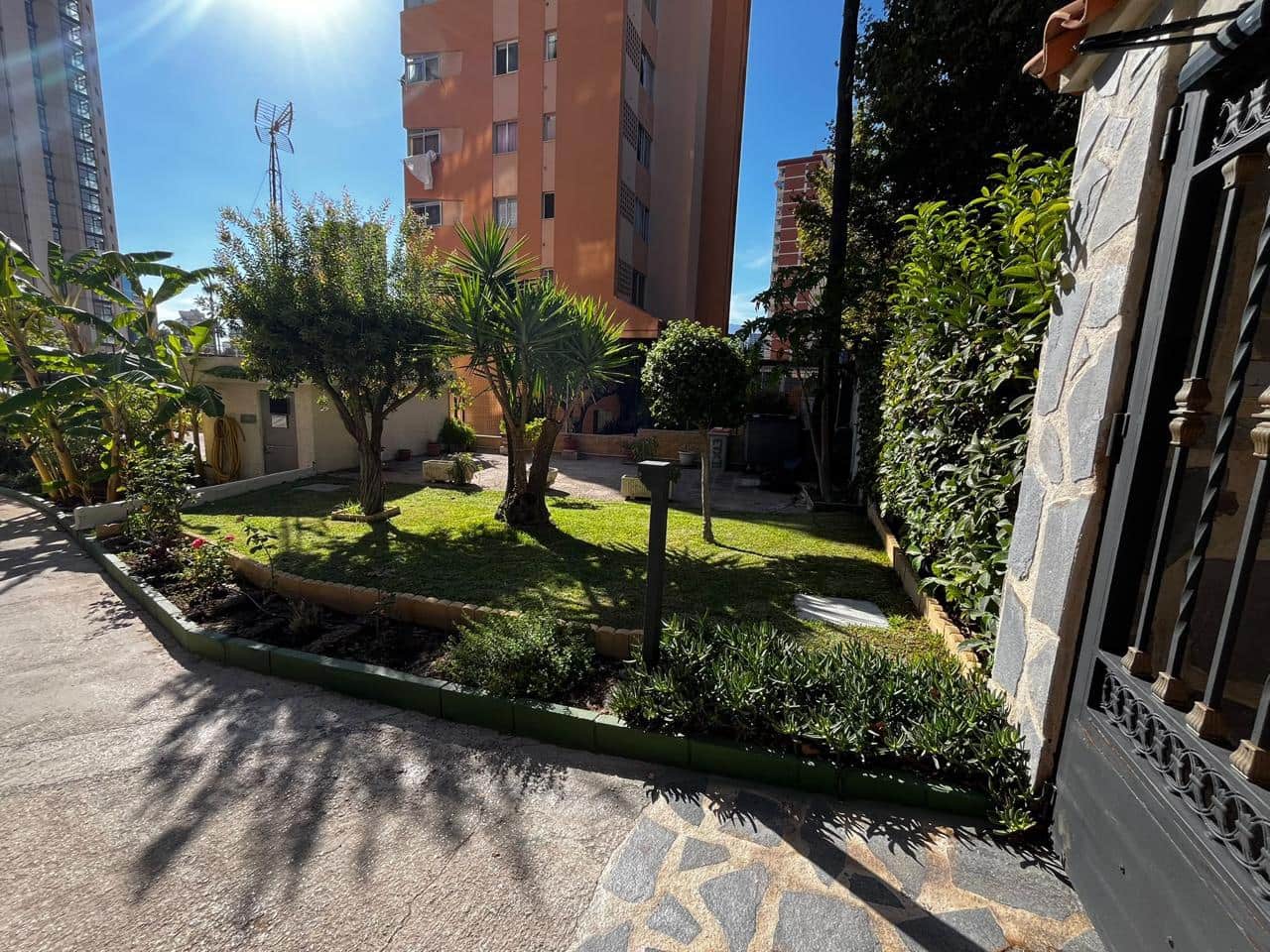 3 Zimmer Wohnung zu verkaufen in Benidorm mit Pool Garage - 320.000 € (Ref: 10007758)
