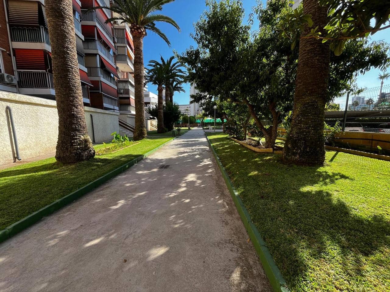 3 Zimmer Wohnung zu verkaufen in Benidorm mit Pool Garage - 320.000 € (Ref: 10007758)