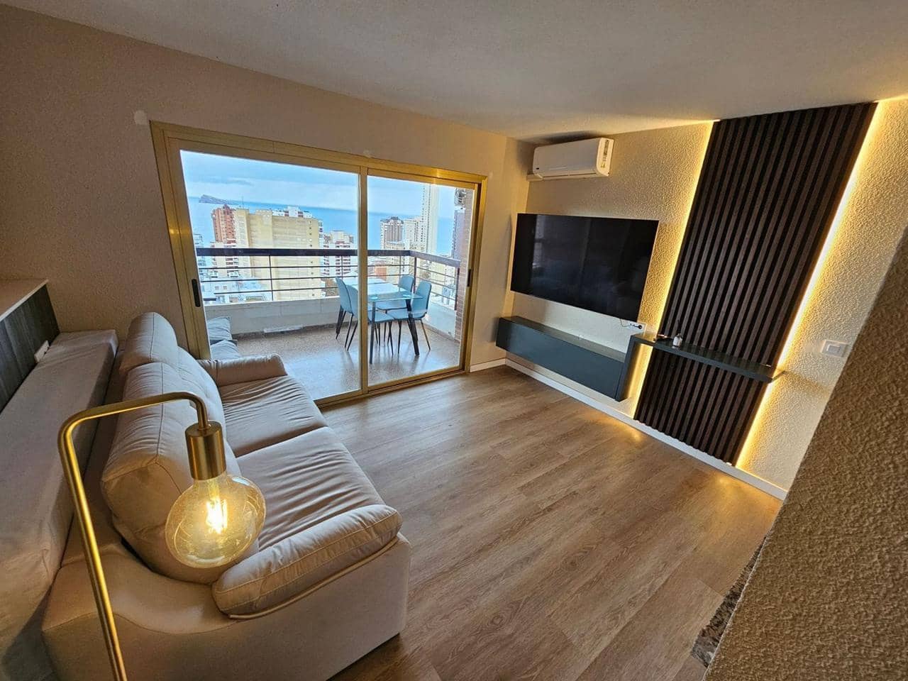 Wohnung zu verkaufen in Benidorm mit Pool Garage - 185.000 € (Ref: 10021383)