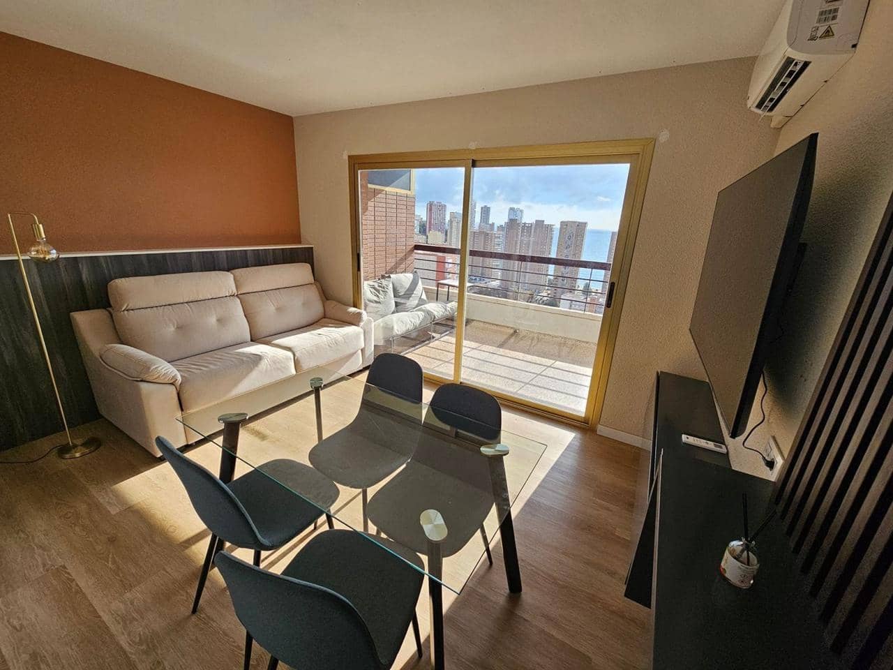 Wohnung zu verkaufen in Benidorm mit Pool Garage - 185.000 € (Ref: 10021383)