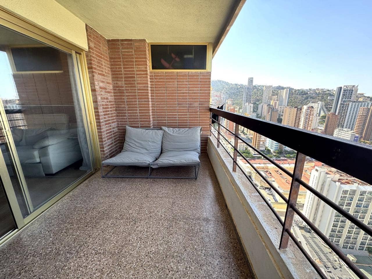 Wohnung zu verkaufen in Benidorm mit Pool Garage - 185.000 € (Ref: 10021383)
