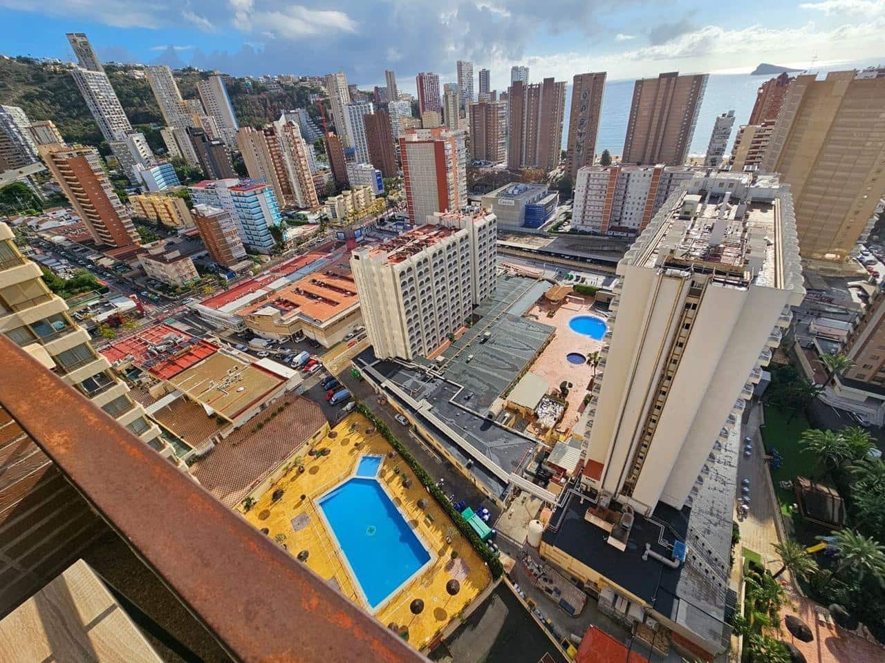 Wohnung zu verkaufen in Benidorm mit Pool Garage - 185.000 € (Ref: 10021383)
