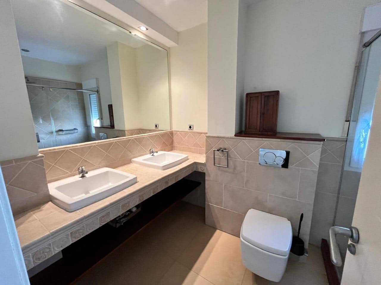 6 bedroom Villa for sale in La Manga del Mar Menor with garage - € 890,000 (Ref: 10024600)