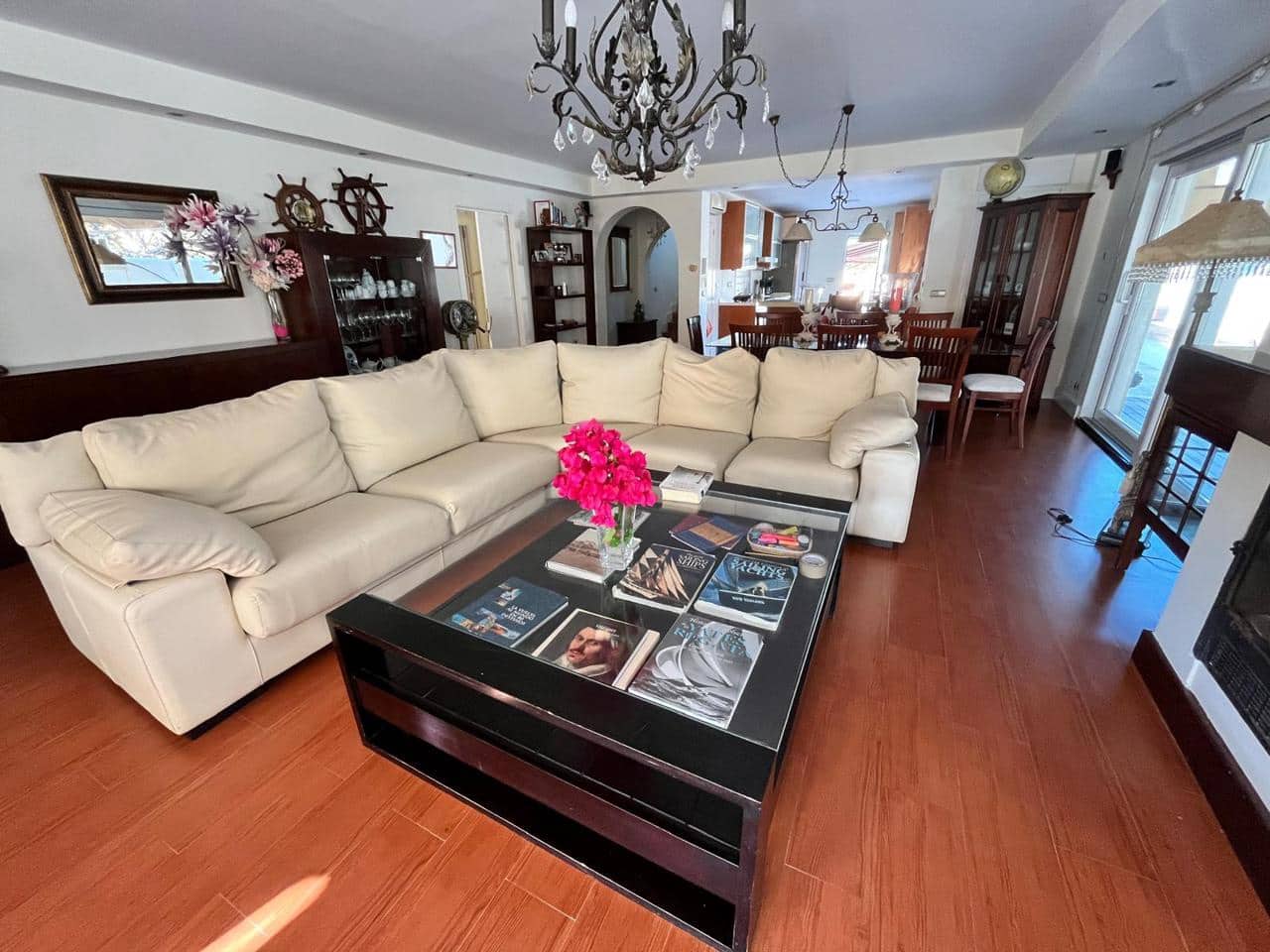 6 bedroom Villa for sale in La Manga del Mar Menor with garage - € 890,000 (Ref: 10024600)