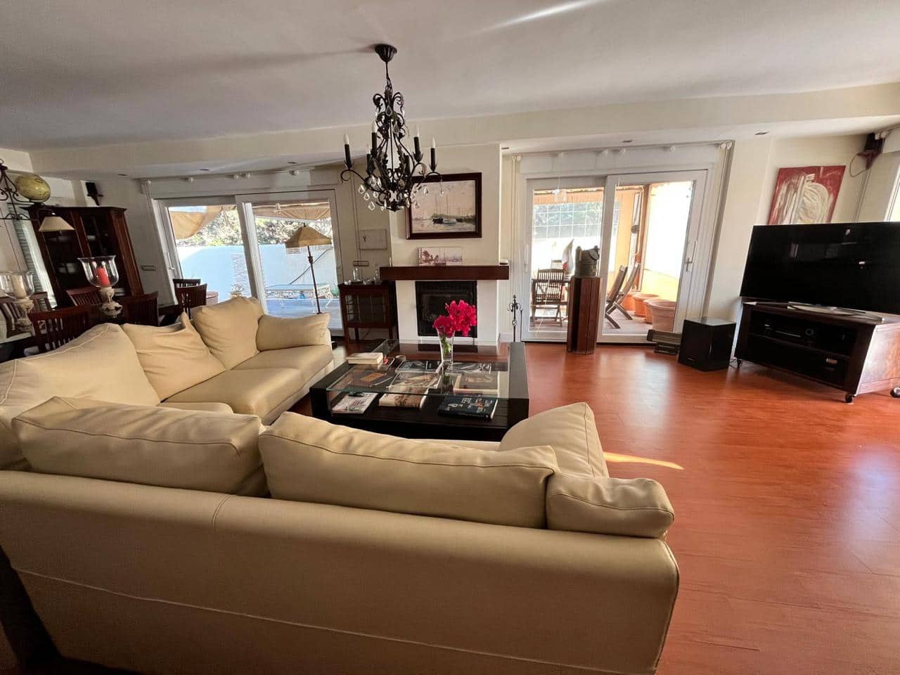 6 bedroom Villa for sale in La Manga del Mar Menor with garage - € 890,000 (Ref: 10024600)