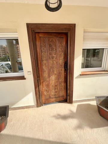 6 bedroom Villa for sale in La Manga del Mar Menor with garage - € 890,000 (Ref: 10024600)