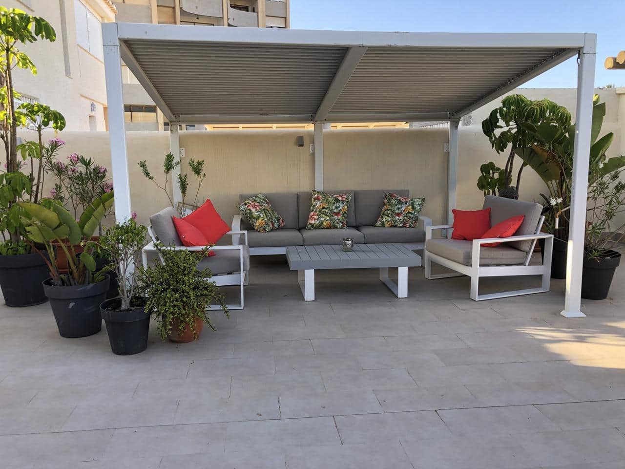 6 bedroom Villa for sale in La Manga del Mar Menor with garage - € 890,000 (Ref: 10024600)