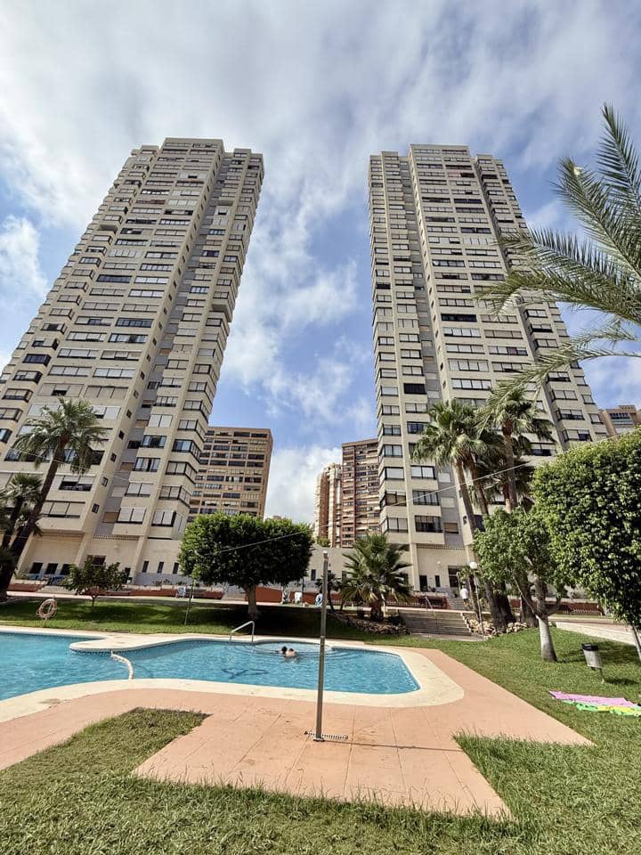 2 makuuhuone Asunto myytävänä paikassa Benidorm mukana uima-altaan - 243 900 € (Ref: 10031091)
