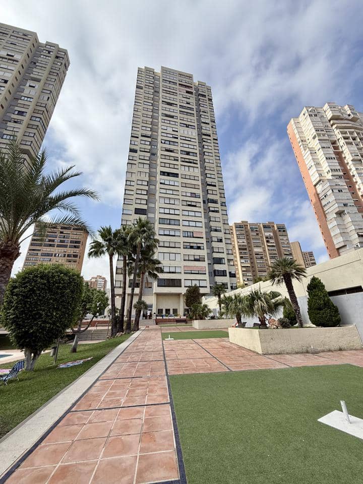 2 makuuhuone Asunto myytävänä paikassa Benidorm mukana uima-altaan - 243 900 € (Ref: 10031091)