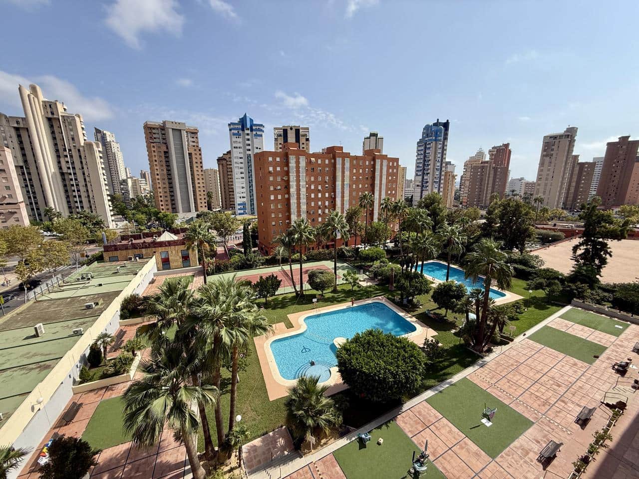 2 makuuhuone Asunto myytävänä paikassa Benidorm mukana uima-altaan - 243 900 € (Ref: 10031091)