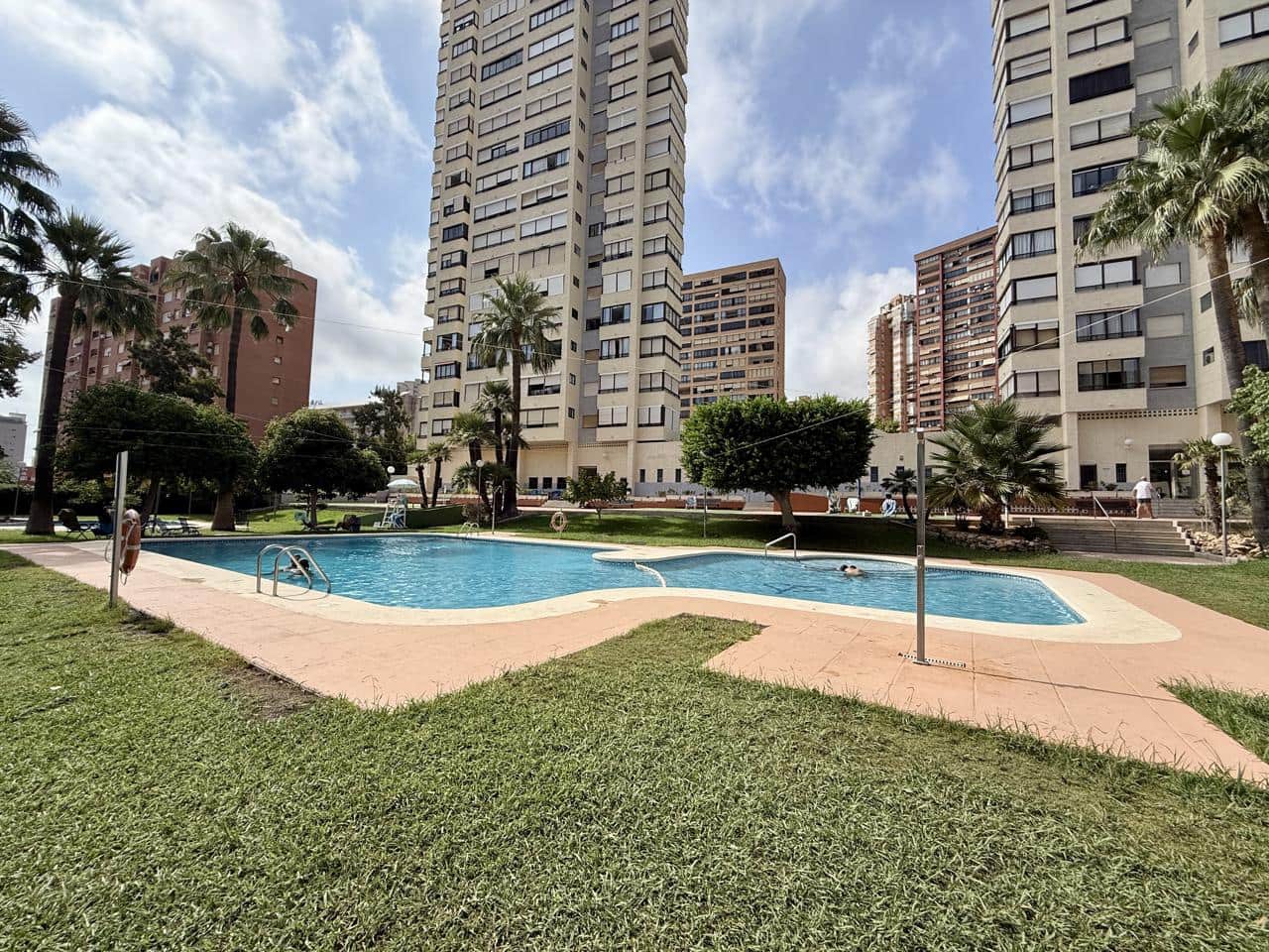 2 makuuhuone Asunto myytävänä paikassa Benidorm mukana uima-altaan - 243 900 € (Ref: 10031091)