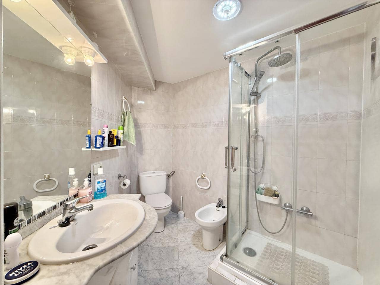 2 makuuhuone Asunto myytävänä paikassa Benidorm mukana uima-altaan - 210 000 € (Ref: 10041848)
