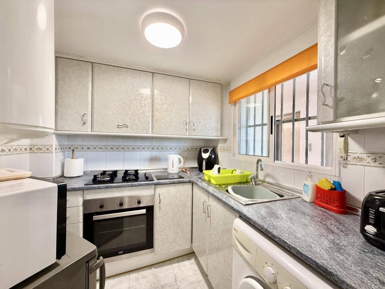 2 makuuhuone Asunto myytävänä paikassa Benidorm mukana uima-altaan - 210 000 € (Ref: 10041848)