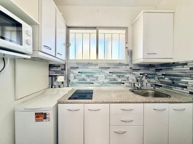 1 quarto Apartamento para arrendar em Levante Alto, Benidorm com piscina - 1 000 € (Ref: 10044094)