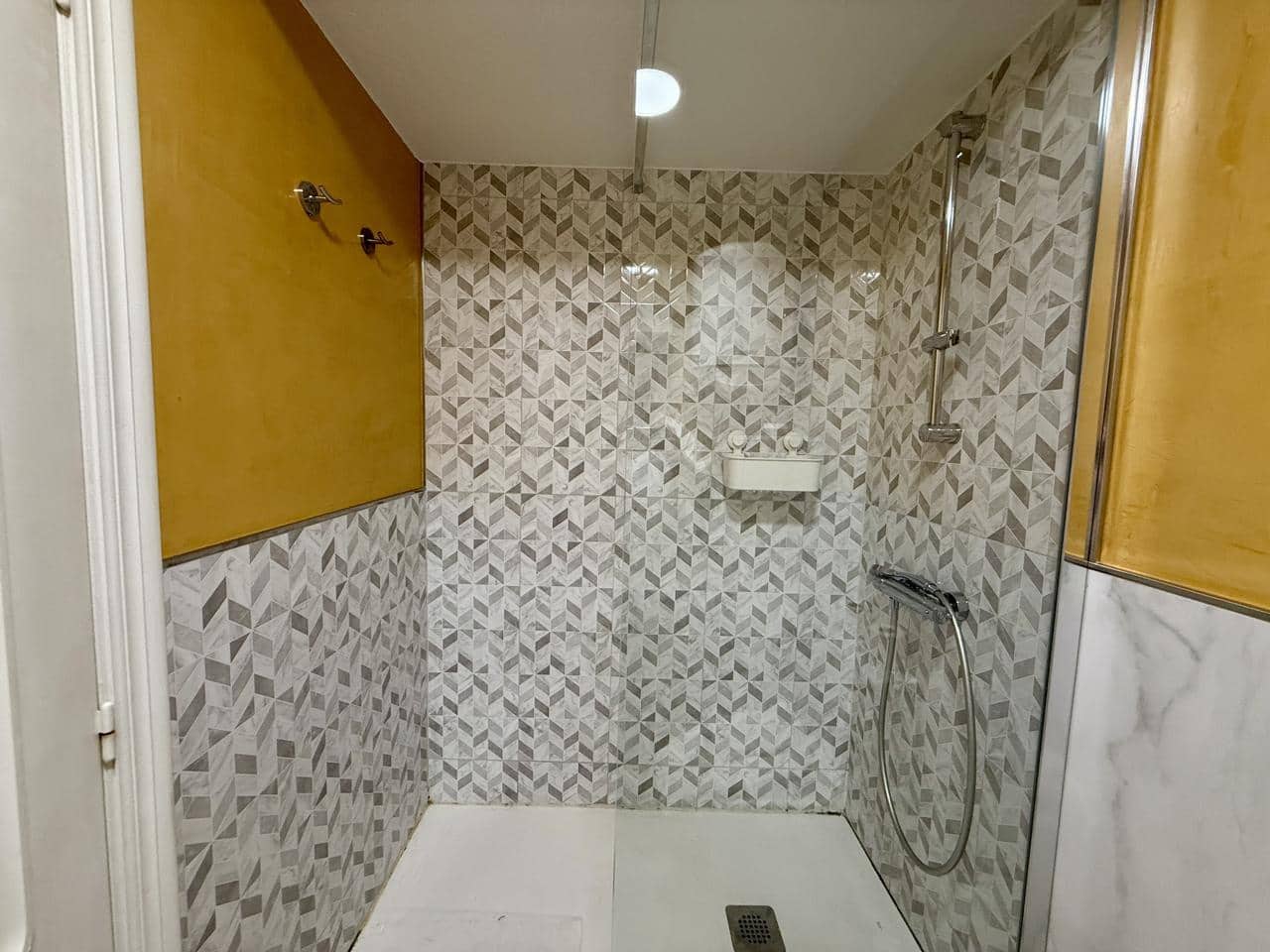 4 makuuhuone Yritys myytävänä paikassa Benidorm - 300 000 € (Ref: 10048058)