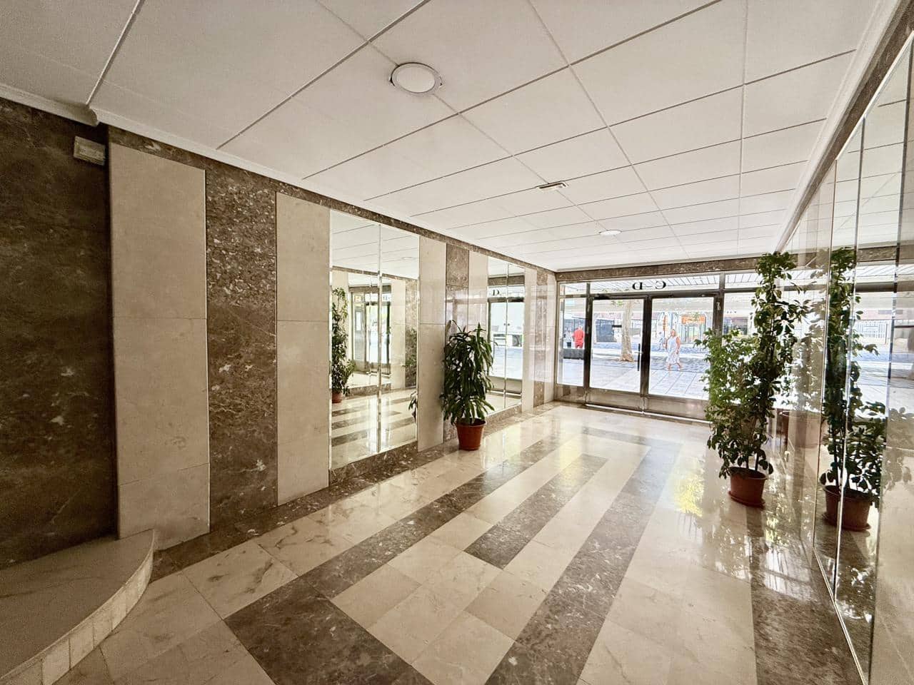 2 sovrum Lägenhet till salu i Benidorm med garage - 399 000 € (Ref: 10052076)