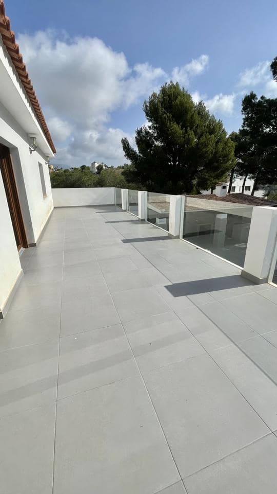 4 soverom Villa til salgs i La Nucia med svømmebasseng garasje - € 950 000 (Ref: 5086369)