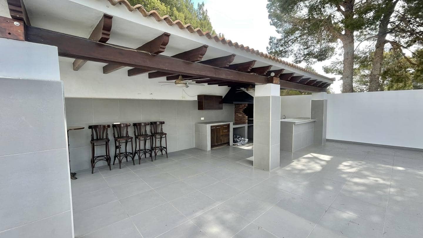 4 soverom Villa til salgs i La Nucia med svømmebasseng garasje - € 950 000 (Ref: 5086369)