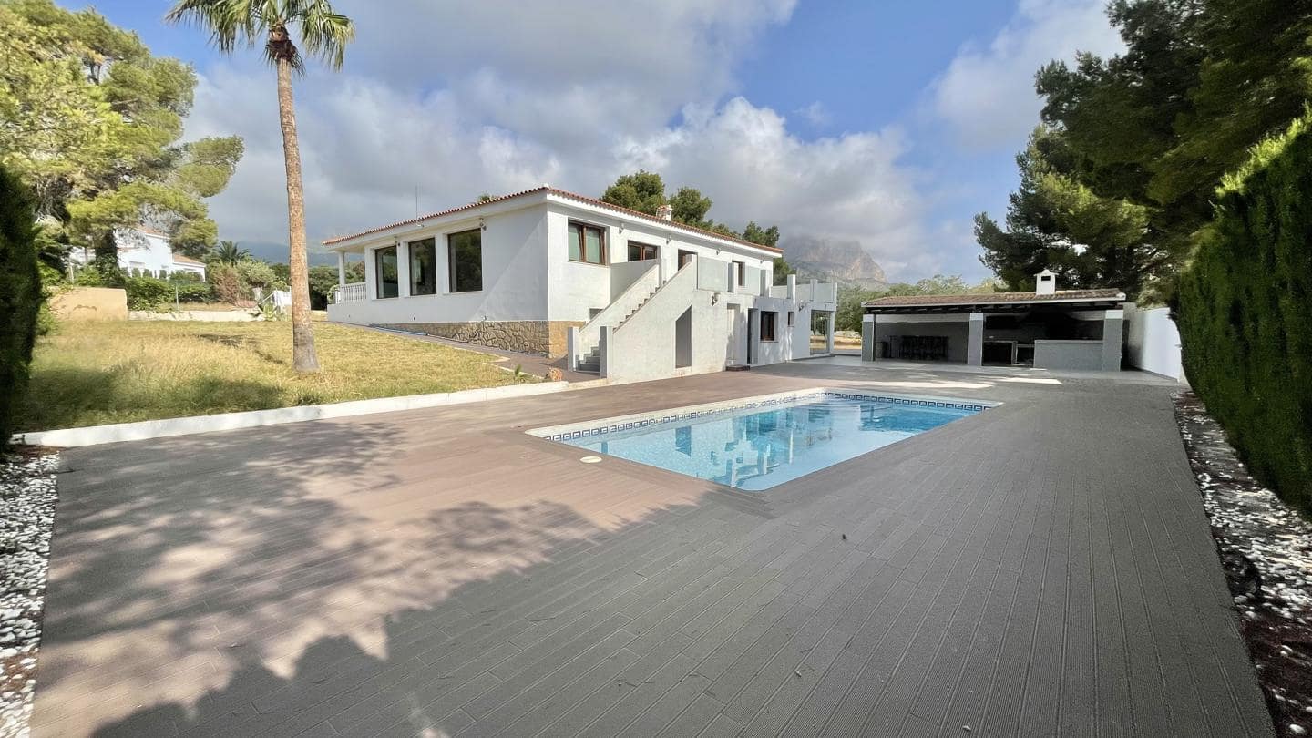 4 soverom Villa til salgs i La Nucia med svømmebasseng garasje - € 950 000 (Ref: 5086369)