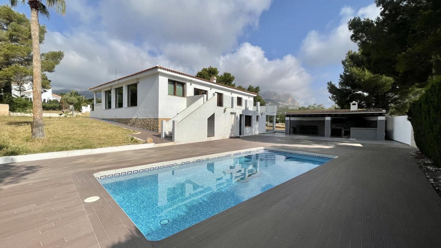 4 soverom Villa til salgs i La Nucia med svømmebasseng garasje - € 950 000 (Ref: 5086369)