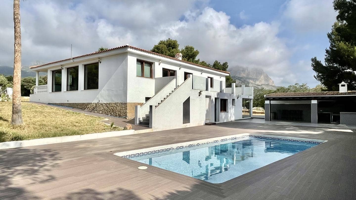 4 soverom Villa til salgs i La Nucia med svømmebasseng garasje - € 950 000 (Ref: 5086369)