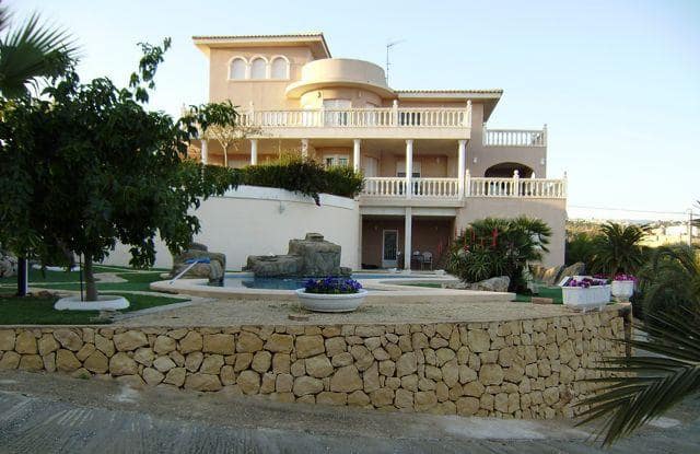 7 soveværelse Villa til salg i Colonia Madrid, Benidorm med swimmingpool - € 1.635.000 (Ref: 5086476)