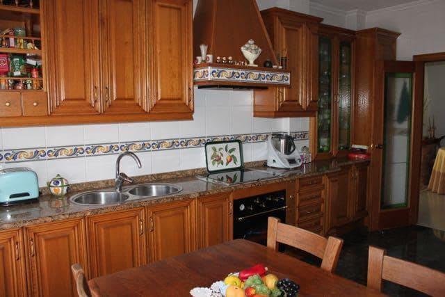 4 soverom Leilighet til salgs i Benidorm med svømmebasseng garasje - € 630 000 (Ref: 5602635)